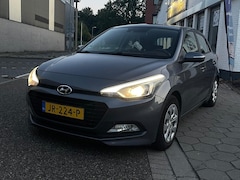 Hyundai i20 - Hyundai*rijd rem schakel zeer goed*nap*apk*airco*navi*inruil mog 1.0 T-GDI Comfort