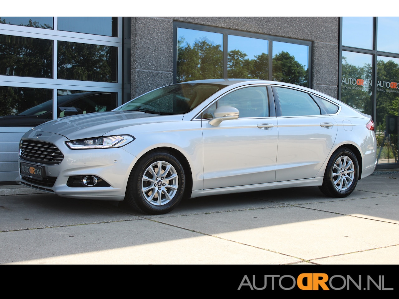 Ford Mondeo - 1.5 TDCi Titanium HB EURO6 Dealer Onderhouden - AutoWereld.nl