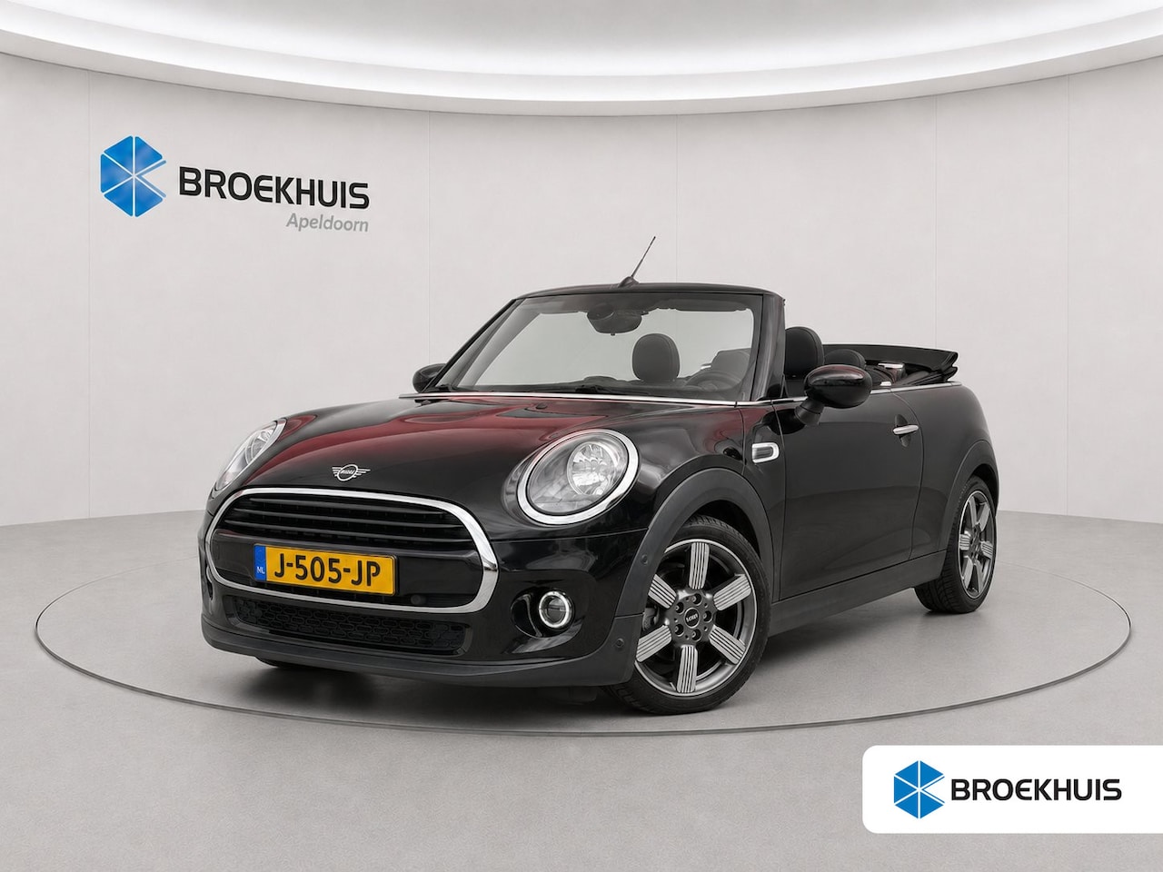 MINI Cabrio - Mini 1.5 Cooper | Achteruitrijcamera | Airco | Bestuurdersstoel in hoogte verstelbaar - AutoWereld.nl
