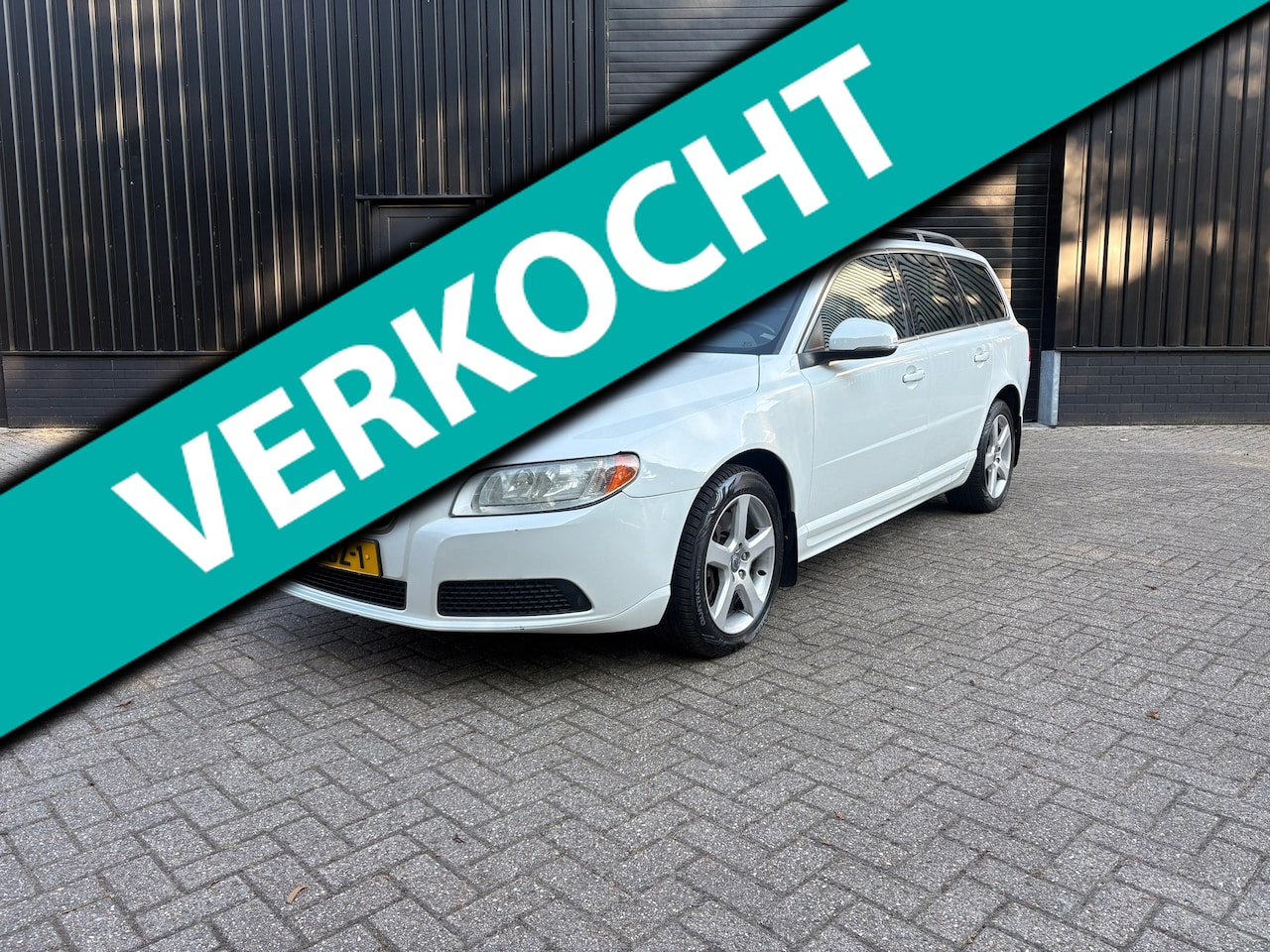 Volvo V70 - 2.4 D5 Momentum| EXPORT EX BPM - AutoWereld.nl