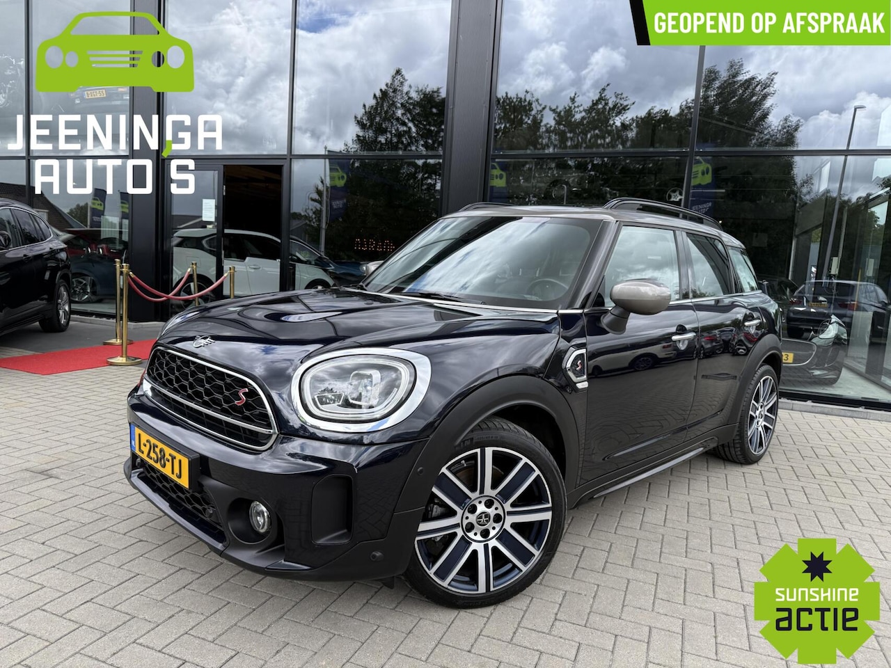 MINI Countryman - 2.0 Cooper S MINI Yours|Pano|Stoelverwarming|Clima|Memory - AutoWereld.nl
