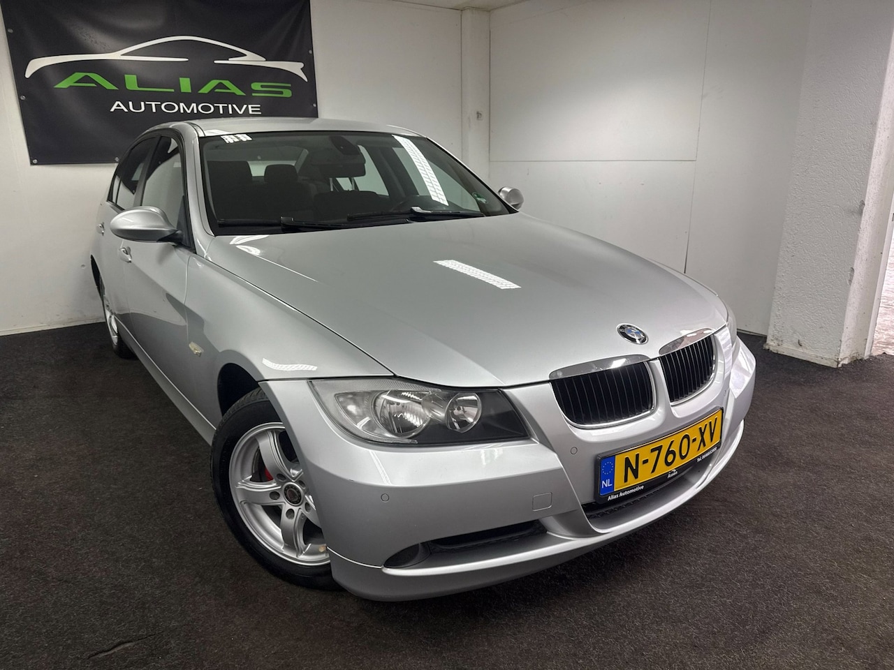 BMW 3-serie - 318i - Start - Stop - Airco - NAP - APK 2027 - AutoWereld.nl