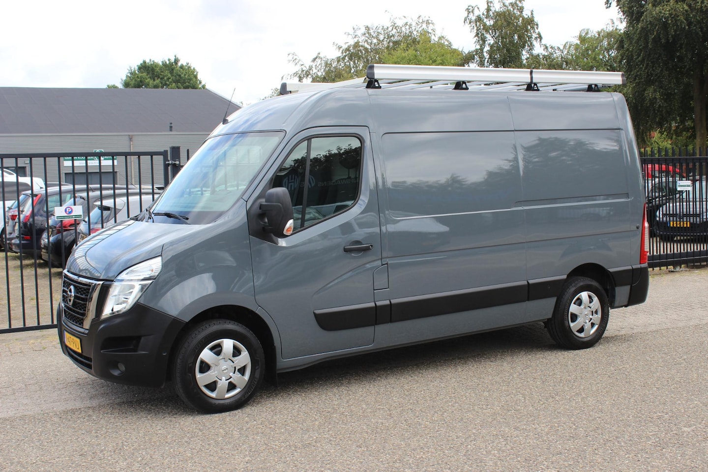 Nissan Interstar - 2.3 dCi Automaat L2H2 Navigatie, Airco/ECC! - AutoWereld.nl