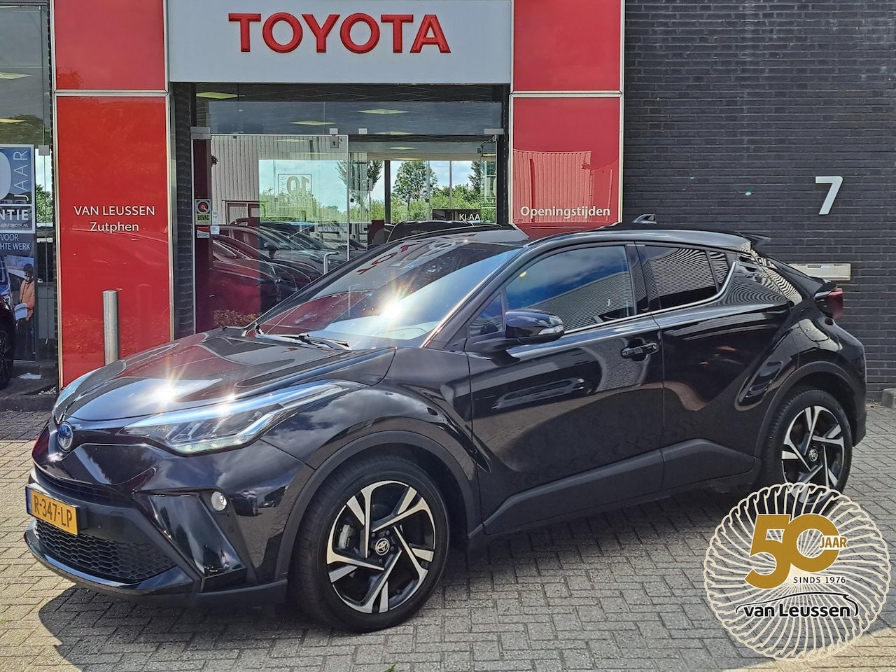 Toyota C-HR - 1.8 Hybrid Style ADAPTIVE CRUISE PARKEERSENSOREN STOELVERWARMING APPLE ANDROID - AutoWereld.nl