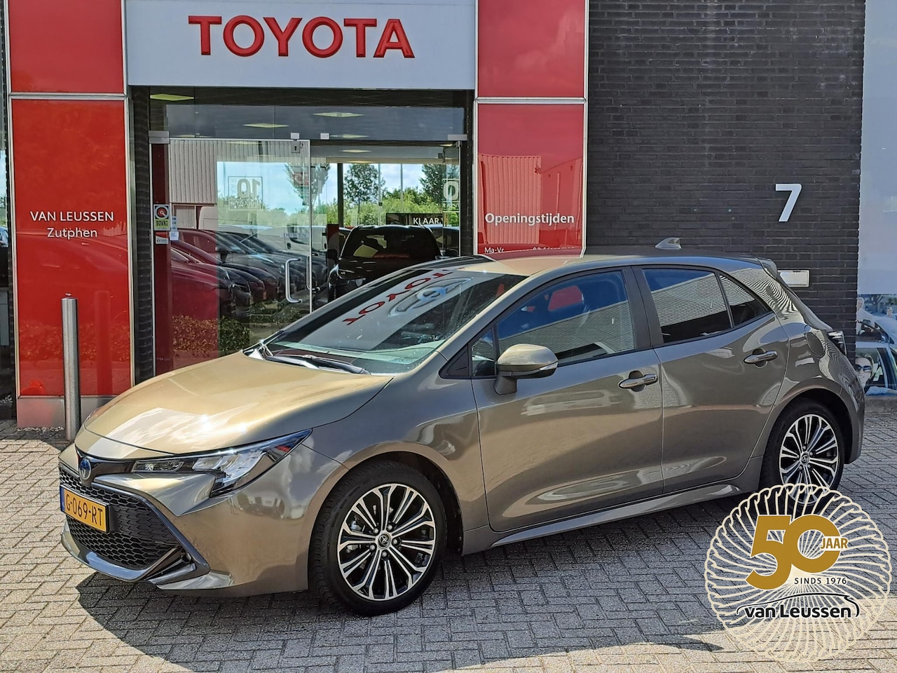 Toyota Corolla - 1.8 Hybrid Dynamic AFNEEMBARE TREKHAAK CAMERA ADAPTIVE CRUISE NAVI - AutoWereld.nl