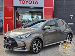 Toyota Yaris - 1.5 Hybrid 115 First Edition PARKEERSENSOREN VOOR+ACHTER STUUR+STOELVERWARMING CAMERA ADAP