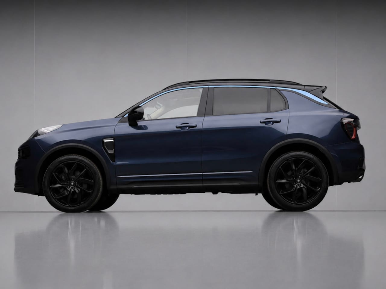 Lynk & Co 01 - 1.5 Sport (PANORAMADAK,APPLE CARPLAY,CAMERA,360 VIEW,CLIMATE,CRUISE,GETINT,LED,SPORTSTOELE - AutoWereld.nl