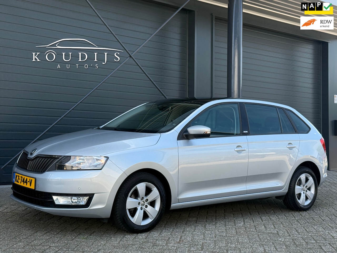 Skoda Rapid Spaceback - 1.2 TSI Greentech JOY 1.2 TSI Greentech JOY, Panodak, Stoelverwarming, Climate, Cruise - AutoWereld.nl