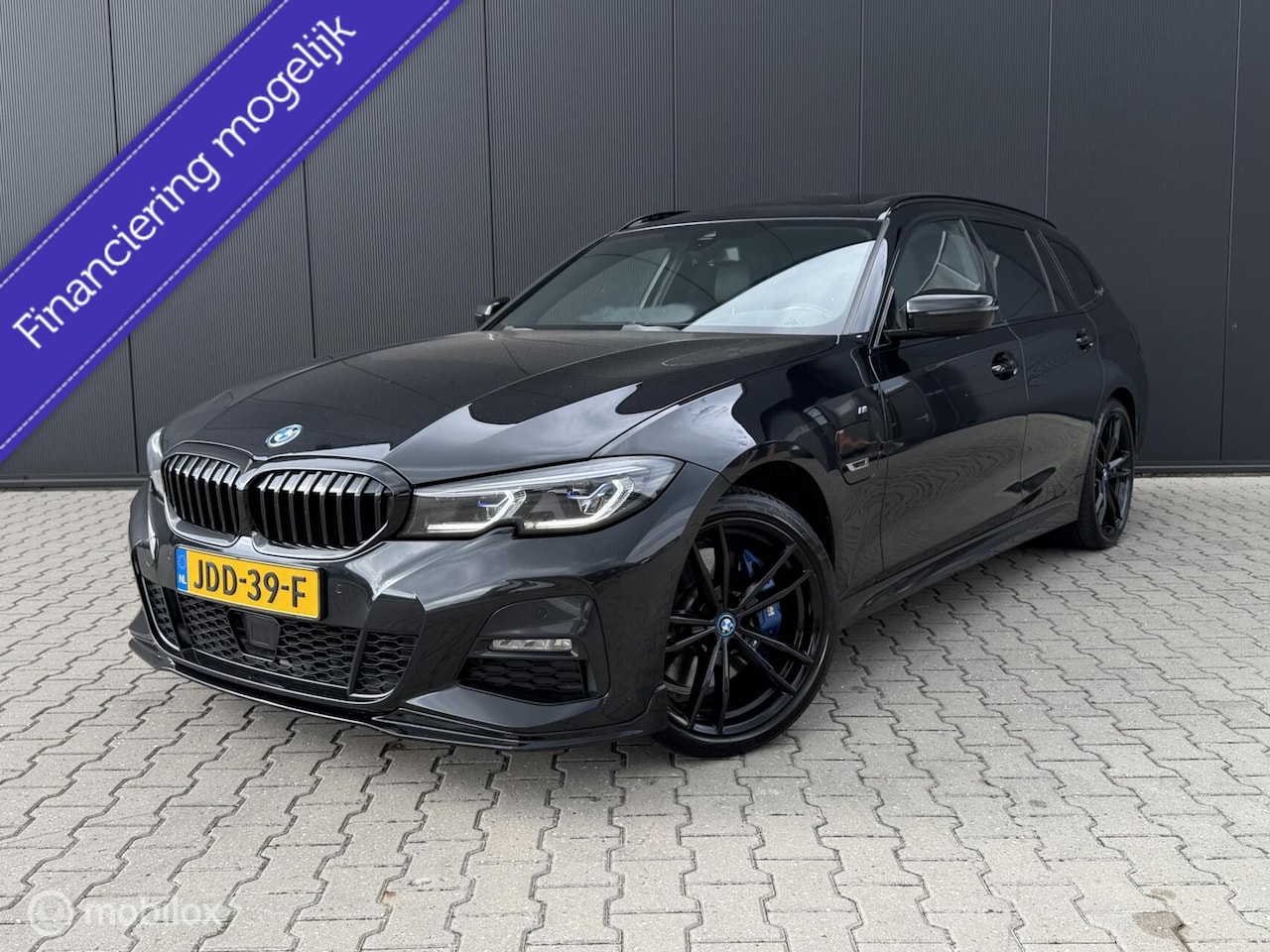 BMW 3-serie Touring - 330e Touring xDrive M-pakket/Laser/Pano/Trekhaak/ACC/19 inch - AutoWereld.nl