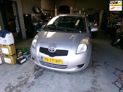 Toyota Yaris - 1.3 VVTi Sol MMT automaat motor defect
