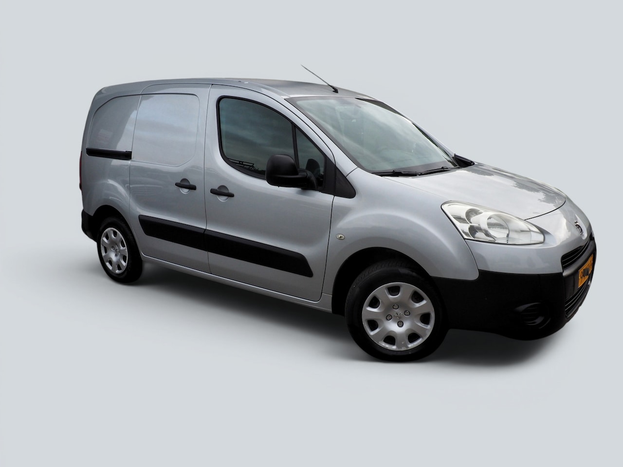 Peugeot Partner - L1 XT 1.6 e-HDi AIRCO 3 PERS! SCHUIFDEUR. - AutoWereld.nl