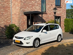 Hyundai i30 CW - 1.4i i-Motion Business Clima Cruise 1/2 leer