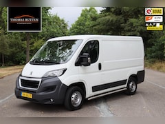 Peugeot Boxer - 330 2.2 HDI L1H1 Première 2015 | Airco | Trekhaak | Cruise Control | Stuurwiel Bediening |