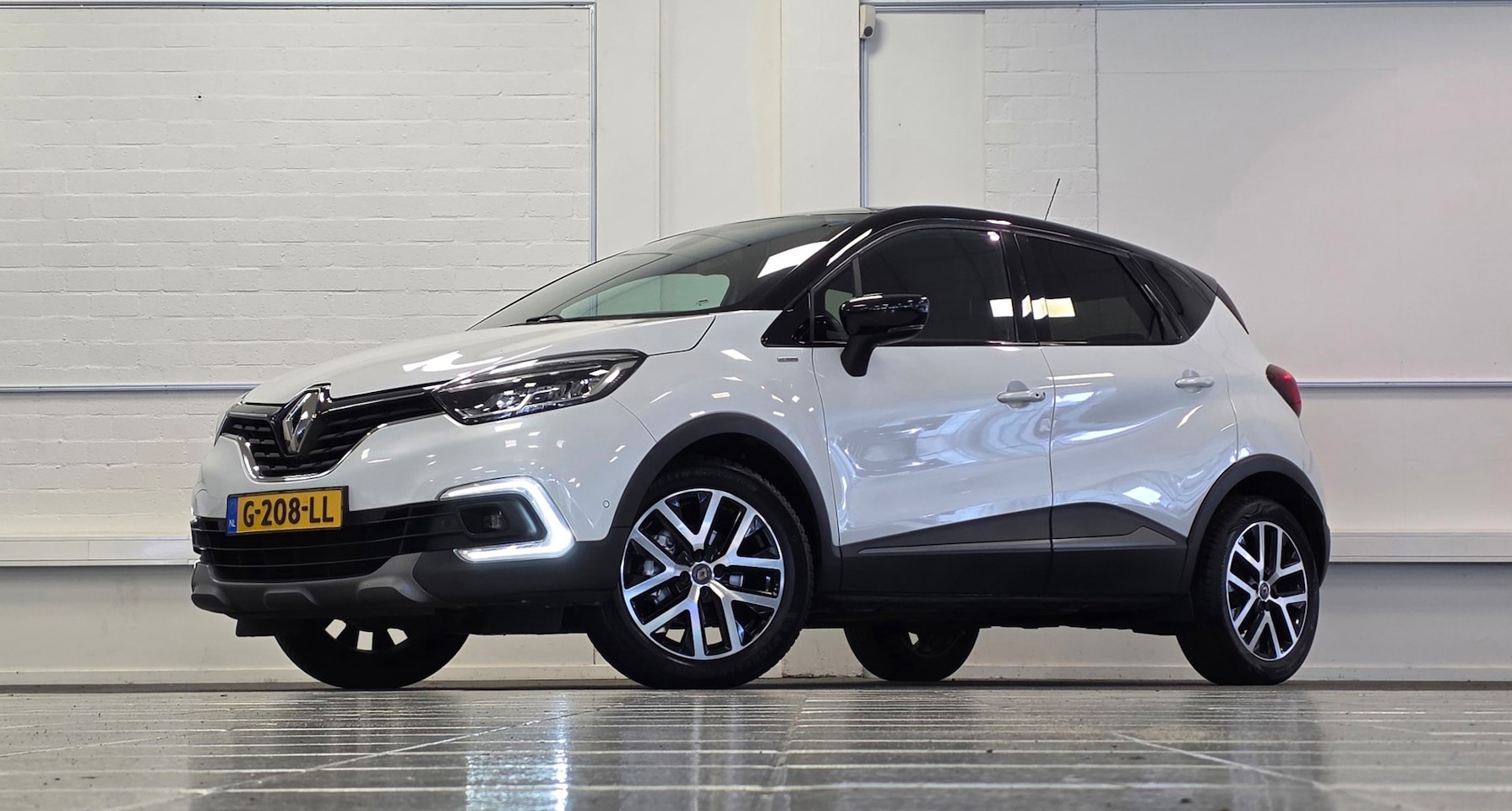 Renault Captur - 1.3 TCe Version S Leer LED Camera Navi PDC Mooi! Garantie - AutoWereld.nl