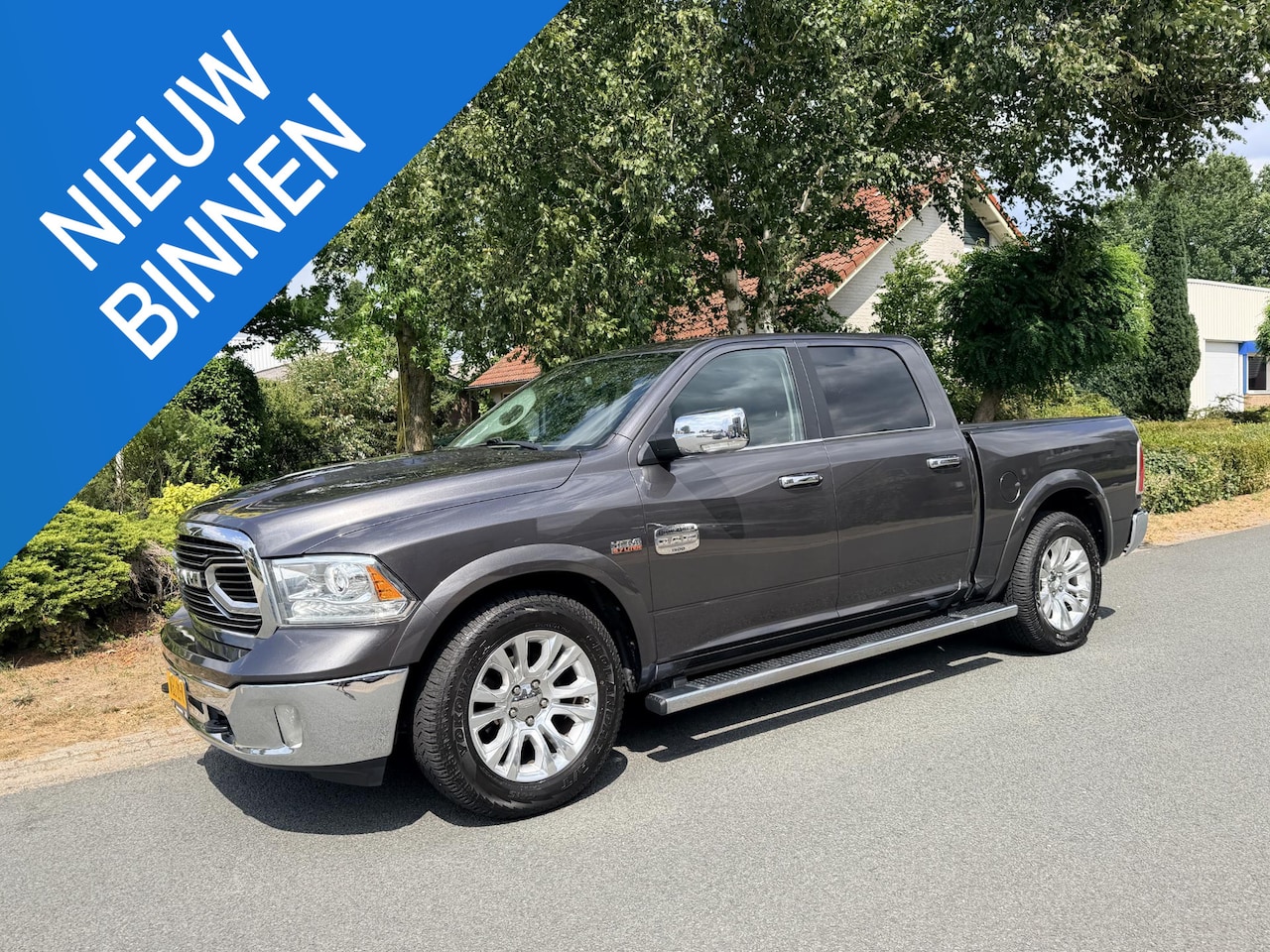 Dodge Ram 1500 - 5.7 V8 4x4 401PK Crew Cab Laramie Longhorn Edition - AutoWereld.nl