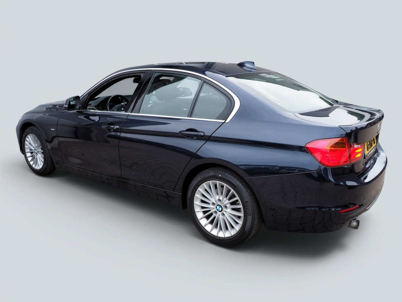 BMW 3-serie - 316I Executive CLIMA CRUISE NAVI STOELVERW.