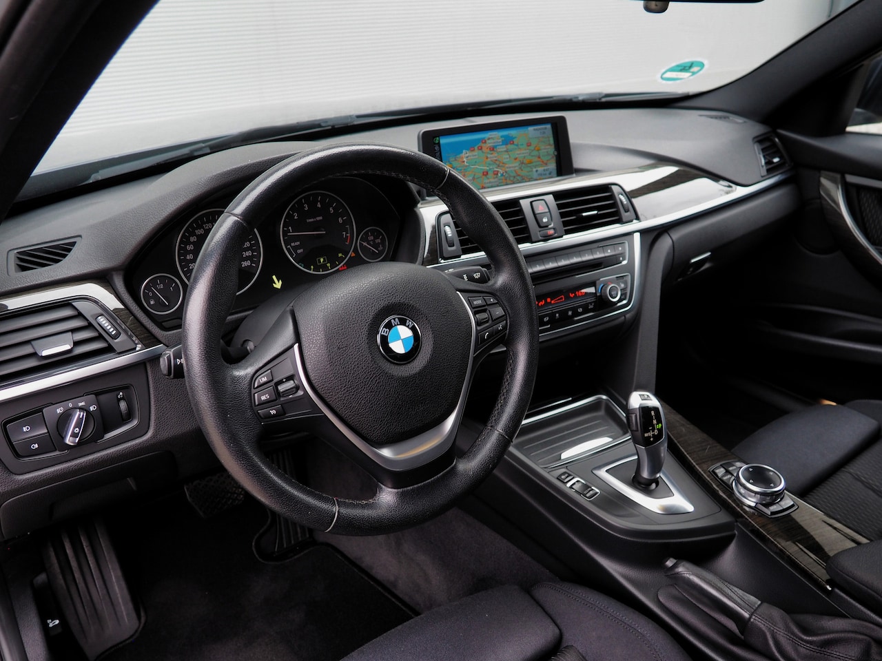 BMW 3-serie - 316I Executive CLIMA CRUISE NAVI STOELVERW.