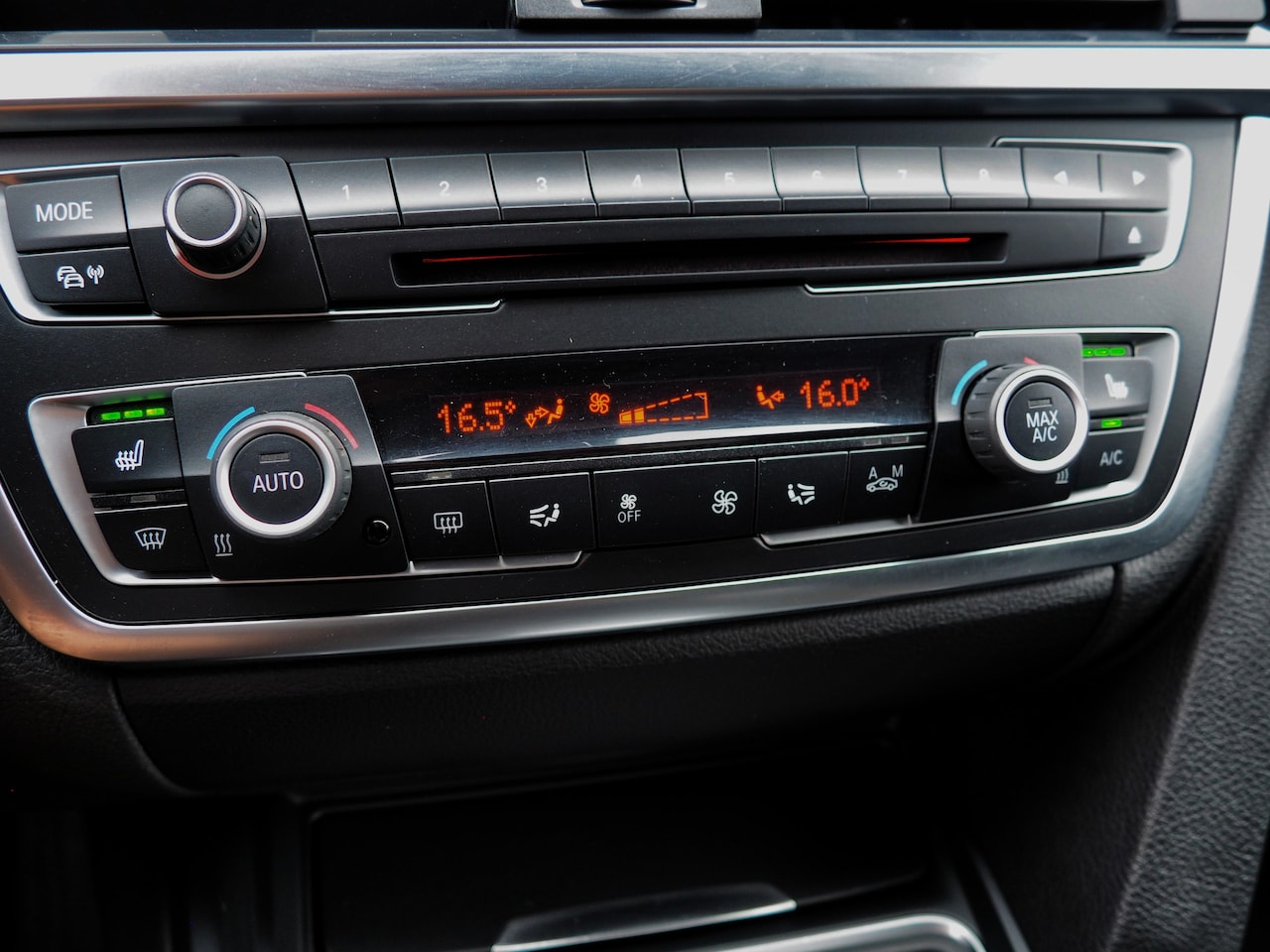BMW 3-serie - 316I Executive CLIMA CRUISE NAVI STOELVERW.
