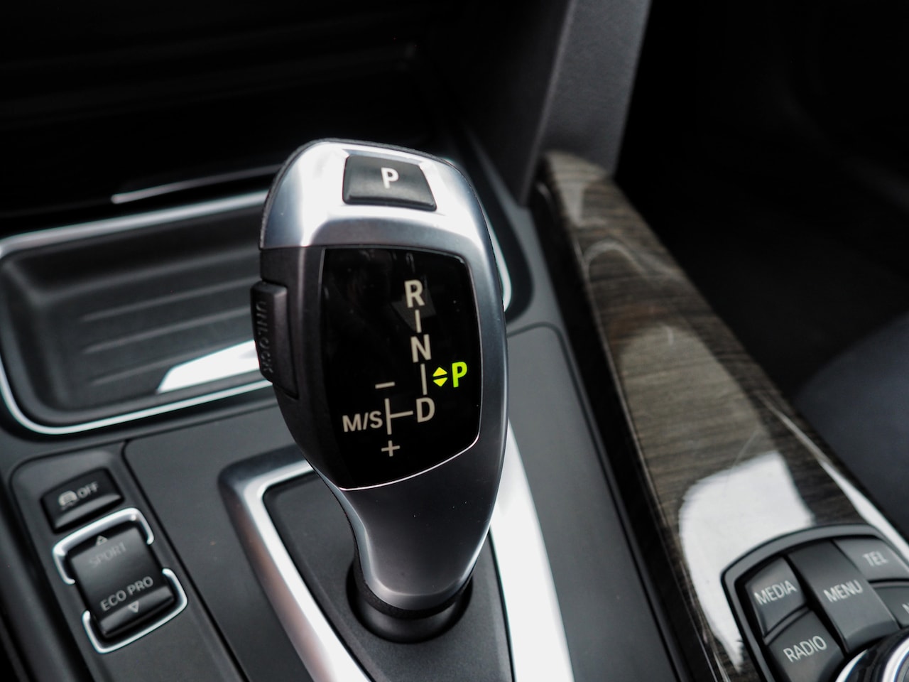 BMW 3-serie - 316I Executive CLIMA CRUISE NAVI STOELVERW.