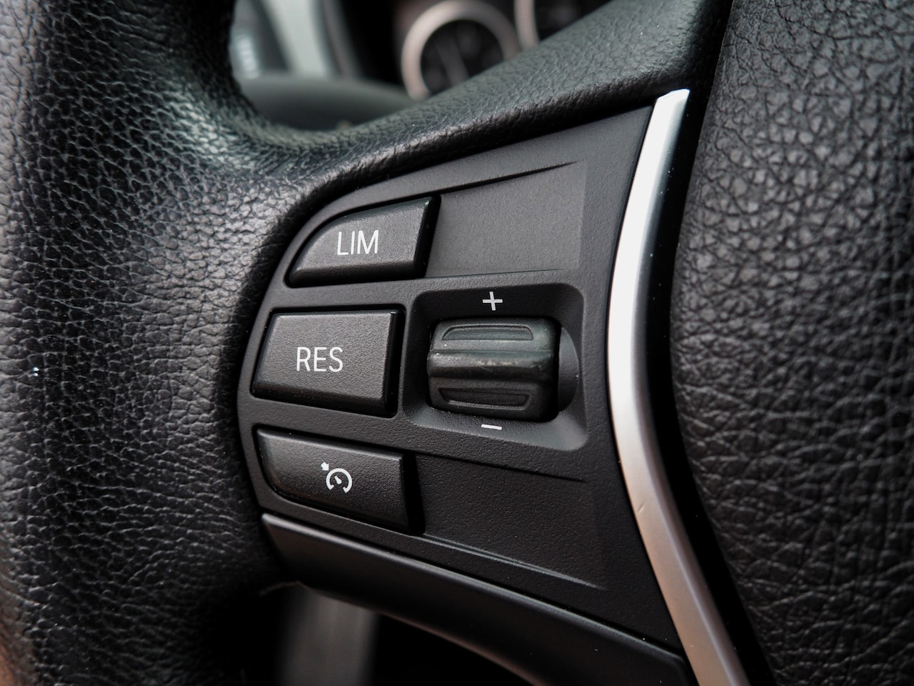 BMW 3-serie - 316I Executive CLIMA CRUISE NAVI STOELVERW.