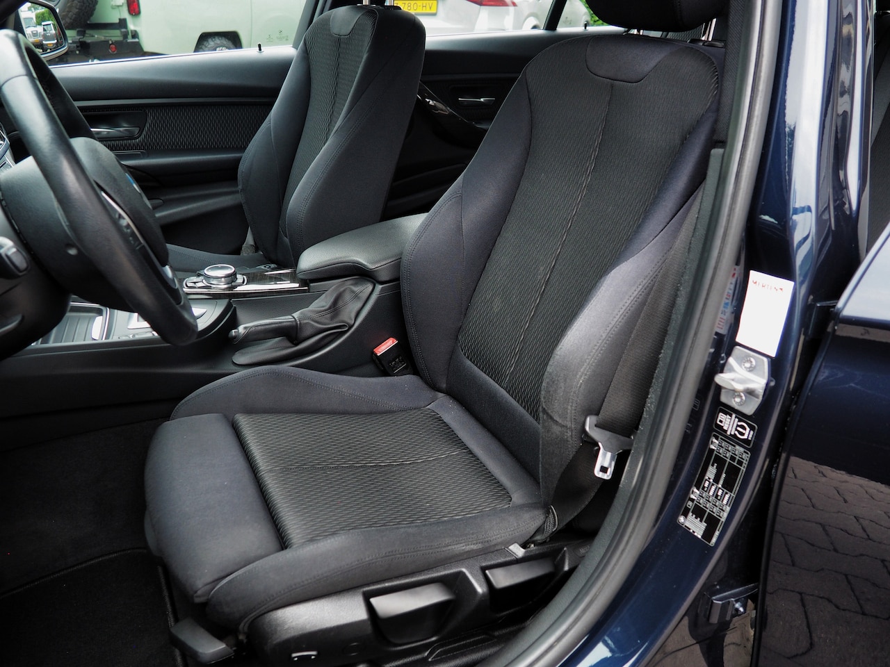 BMW 3-serie - 316I Executive CLIMA CRUISE NAVI STOELVERW.