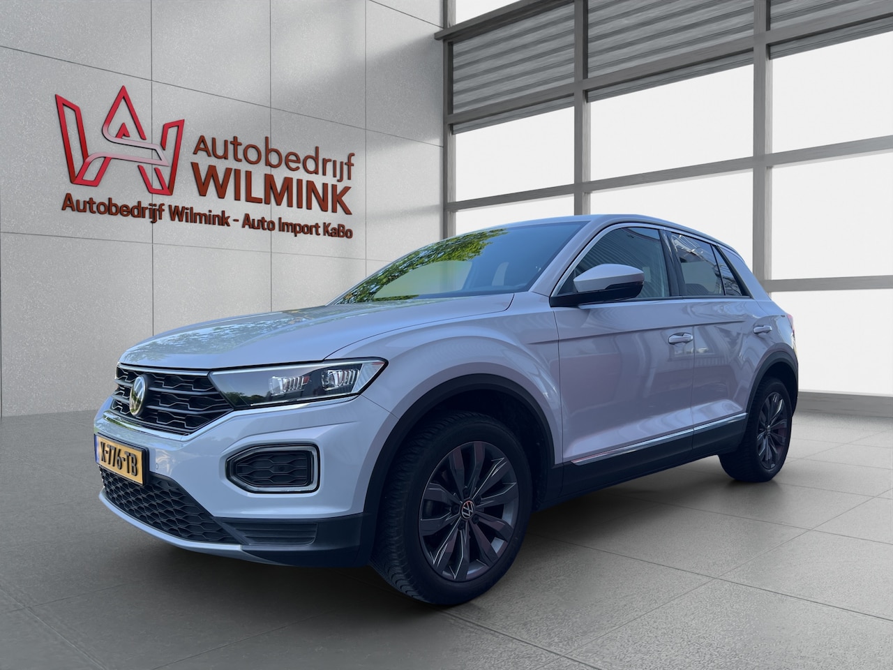 Volkswagen T-Roc - 1.5 TSI Sport Business 150PK Bns Trekh Carplay Delaer OH Standkach Virtual Cockpit - AutoWereld.nl