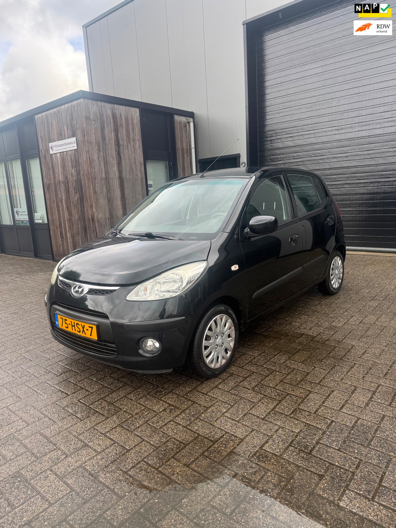Hyundai i10 - 1.25i Dynamic Cool | AIRCO | ELEK.RAMEN | NAP | APK|RADIO CD/USB/AUX|LAGE KM STAND| - AutoWereld.nl