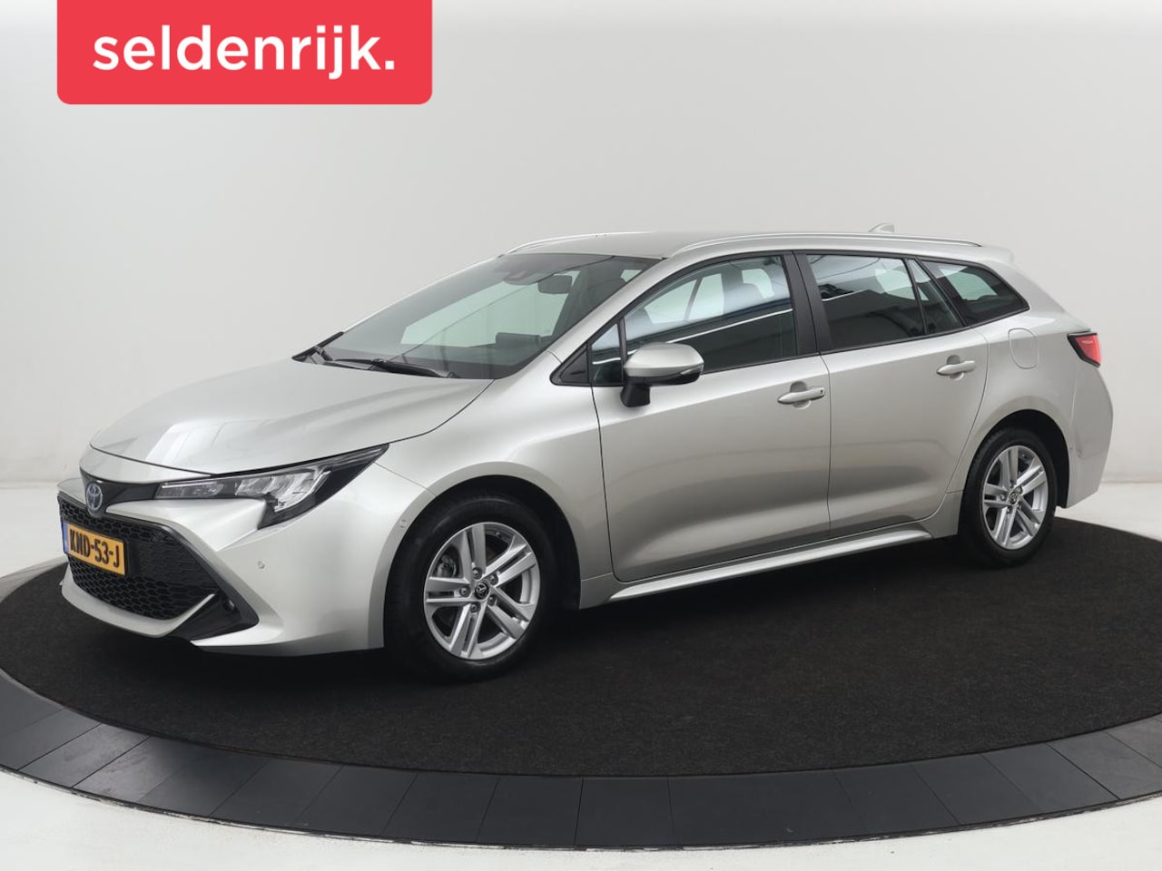 Toyota Corolla - 1.8 Hybrid Active | Stoelverwarming | Adaptive cruise | Camera | Navigatie | Parkeerhulp | - AutoWereld.nl