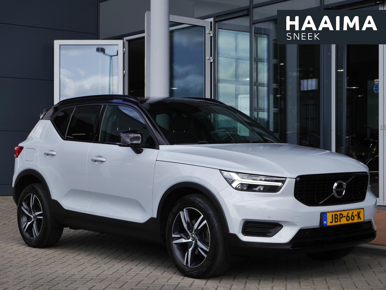 Volvo XC40 - 1.5 T3 Momentum Business | Zwart dak | Navigatie | Adaptieve Cruise control | Camera | Ele - AutoWereld.nl