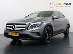Mercedes-Benz GLA-Klasse - 200 Prestige Panoramadak ECC Camera Led Trekhaak Stoelverwarming