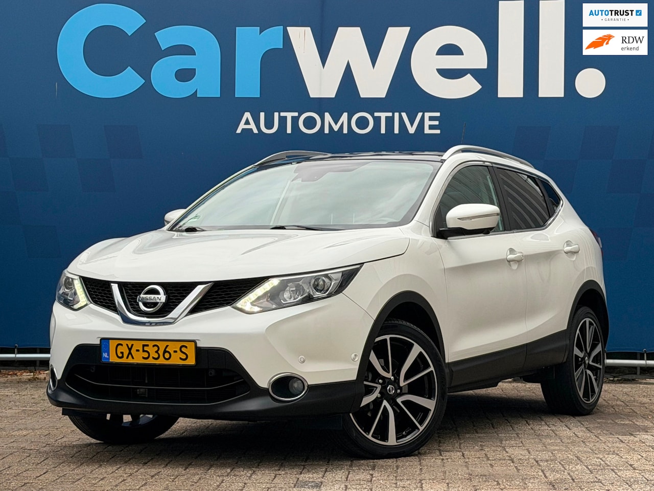 Nissan Qashqai - 1.2 Premier Edition|2e Eigenaar|Pano|HalfLeder|Stoelvw|Navi|Climate|Cruise|Keyless|PDc V+A - AutoWereld.nl
