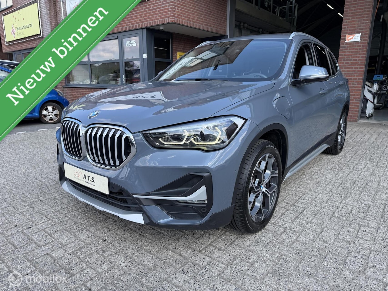 BMW X1 - xDrive25e High Executive LEDER*PANO-DAK*HUD*LED*CAMERA* - AutoWereld.nl