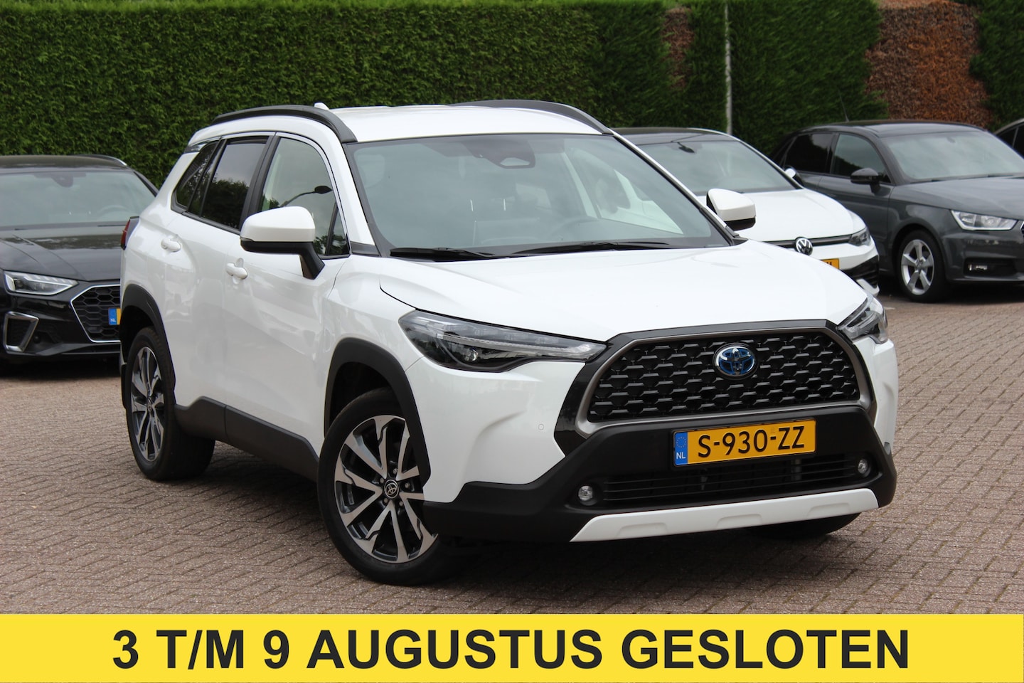 Toyota Corolla Cross - 2.0 High Power Hybrid First Edition / Camera / Half leder / CarPlay / Keyless / 18'' / Sfe - AutoWereld.nl