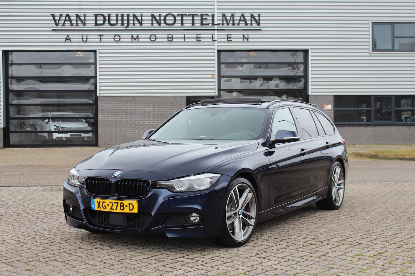 BMW 3-serie Touring - 320i M Sport Edition / Panoramadak / Harman Kardon / N.A.P. - AutoWereld.nl