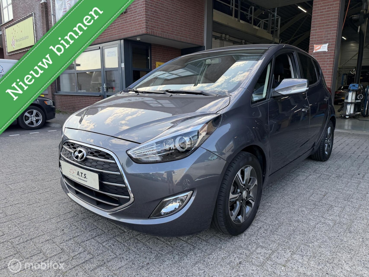 Hyundai ix20 - 1.6i Premium AUTOMAAT*NAVI*CAMERA*CRUISE*PDC* - AutoWereld.nl