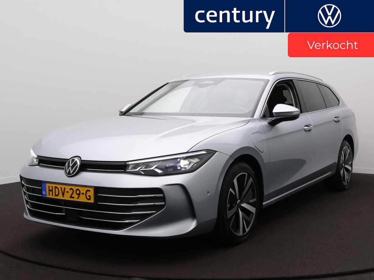 Volkswagen Passat Variant - 1.5 eHybrid Elegance Business | ACC | Camera | Zwenk. Trekhaak | Navi | Stoel/Stuurverwarm - AutoWereld.nl