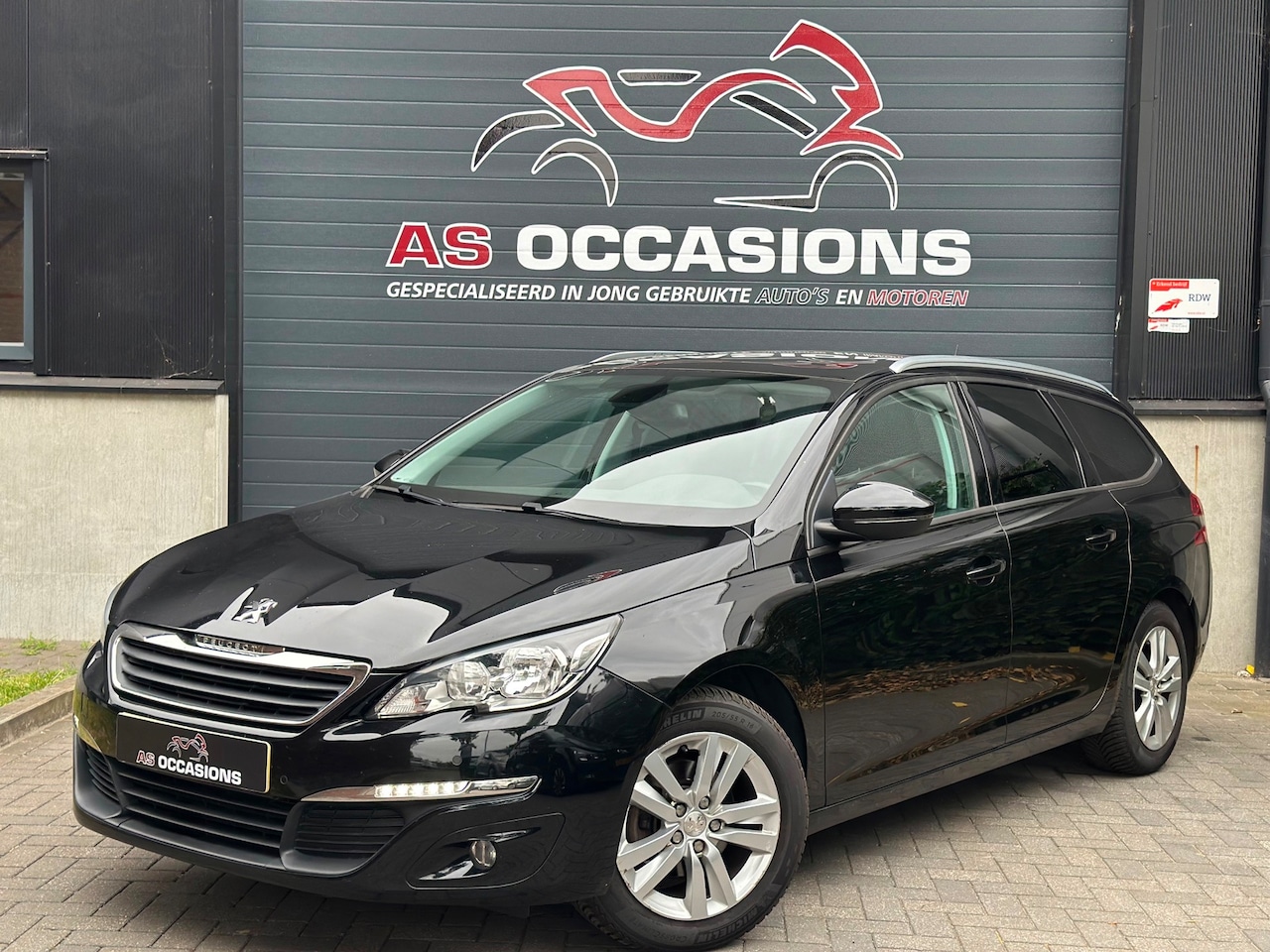 Peugeot 308 SW - 1.2 PureTech - Pano - Cruise - Airco - AutoWereld.nl