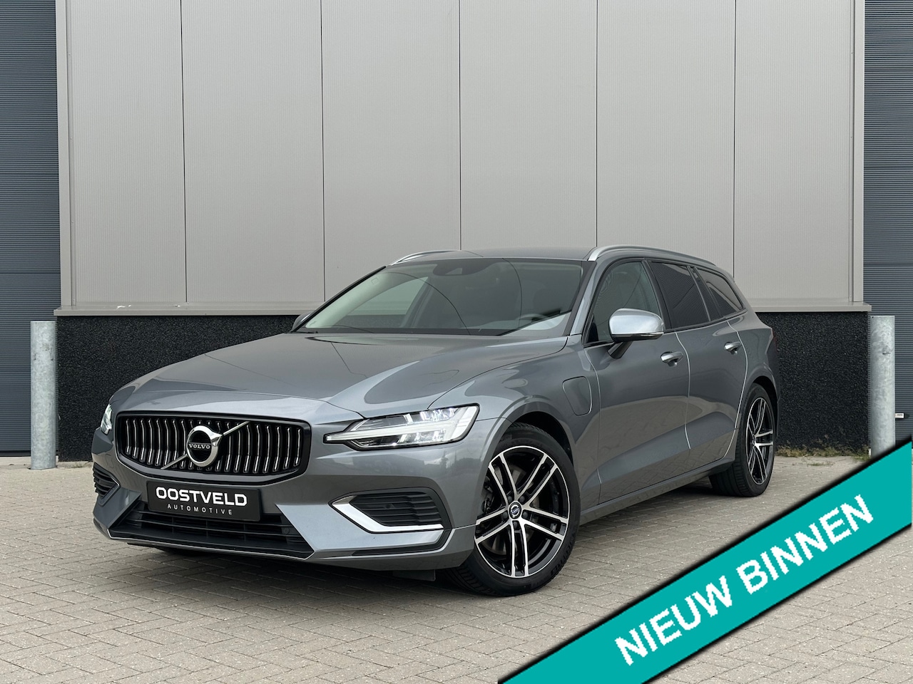 Volvo V60 - 2.0 T6 Recharge AWD Inscription Trekhaak Leer Camera Blis Memory - AutoWereld.nl