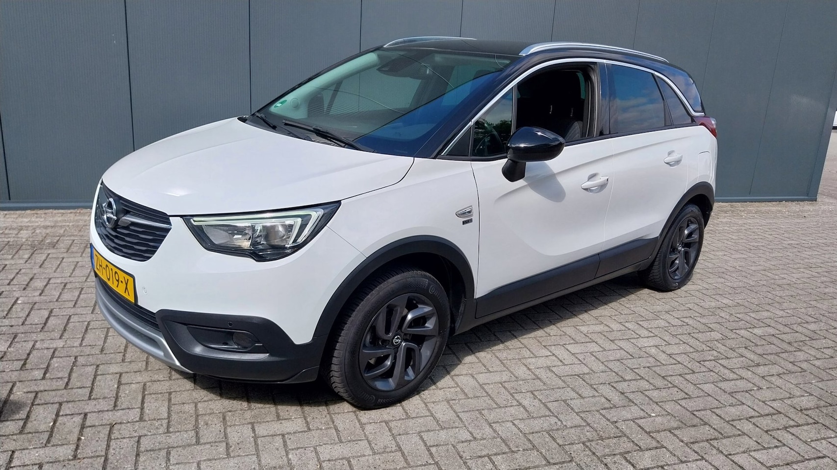 Opel Crossland X - 1.2 Turbo 120 Jaar Edition//AUTOMAAT !!//TREKHAAK // 56000 KM - AutoWereld.nl