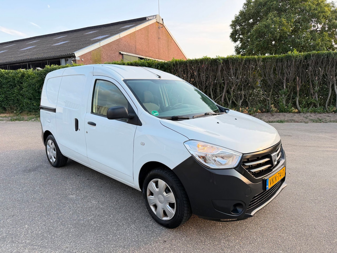 Dacia Dokker - 1.6 BENZINE - GRIJS KENTEKEN - MARGE - AutoWereld.nl