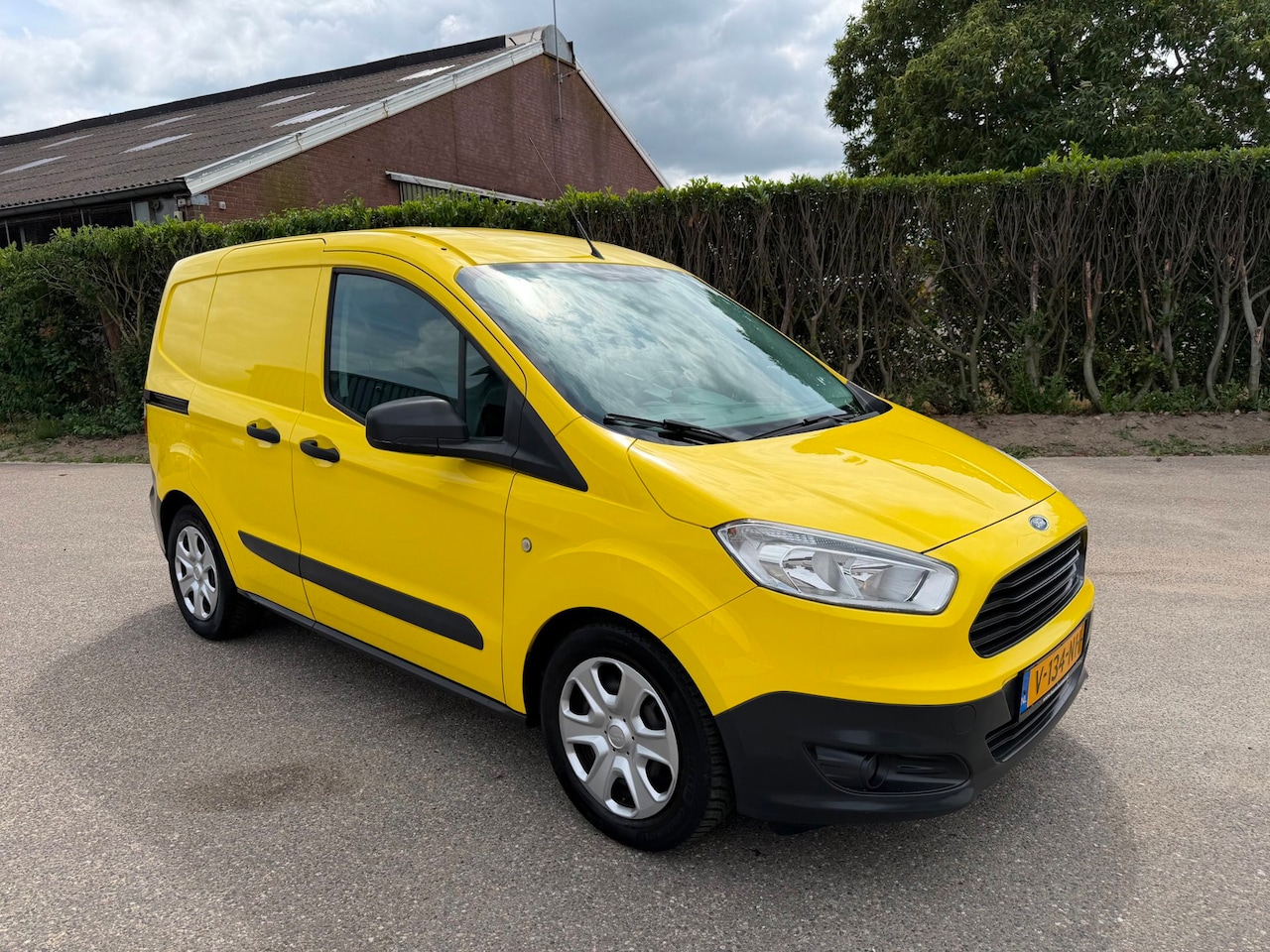 Ford Transit Courier - 1.5 TDCI - AIRCO - EURO 6 - AutoWereld.nl