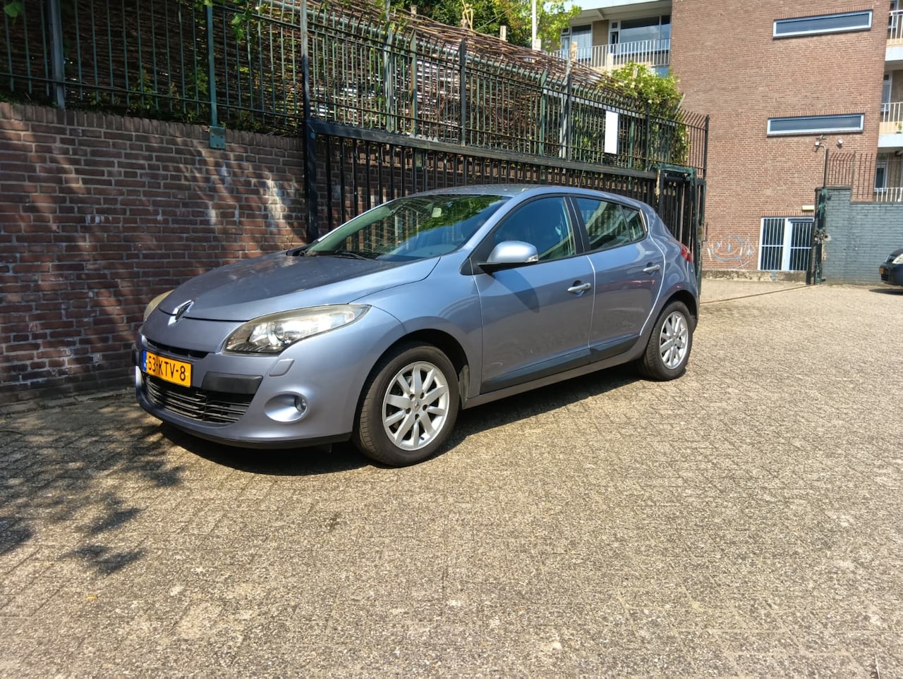 Renault Mégane - 1.6 Expression Met een APK en een NAP. - AutoWereld.nl