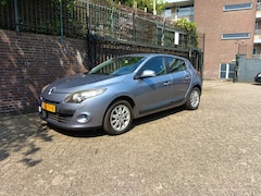 Renault Mégane - 1.6 Expression Met een APK en een NAP.