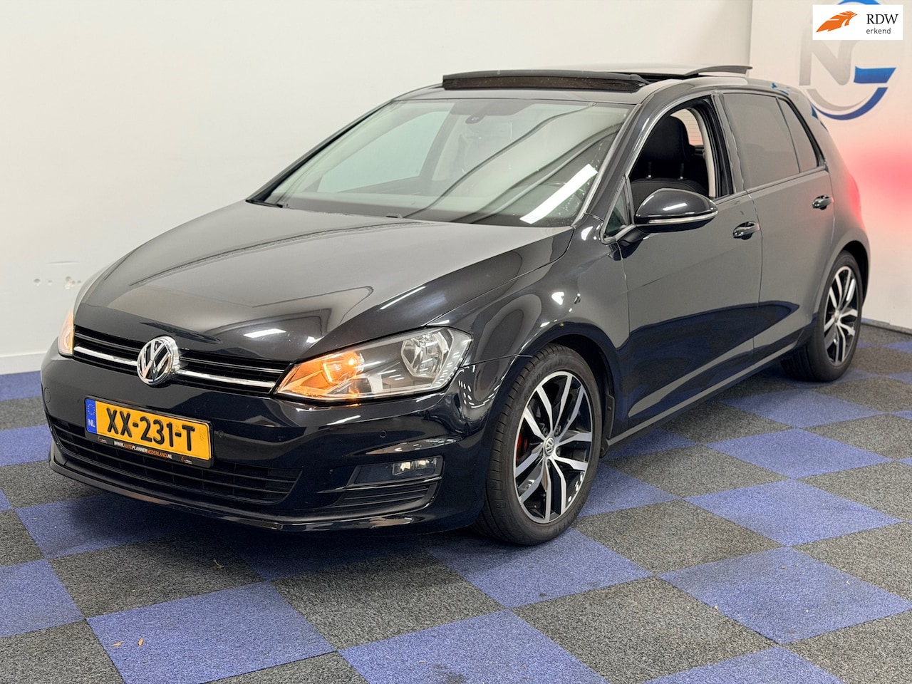 Volkswagen Golf - 1.4 TSI Highline / PANORAMADAK / NAVI-MULTIEMEDIA / DEALER ONDERHOUDEN - AutoWereld.nl