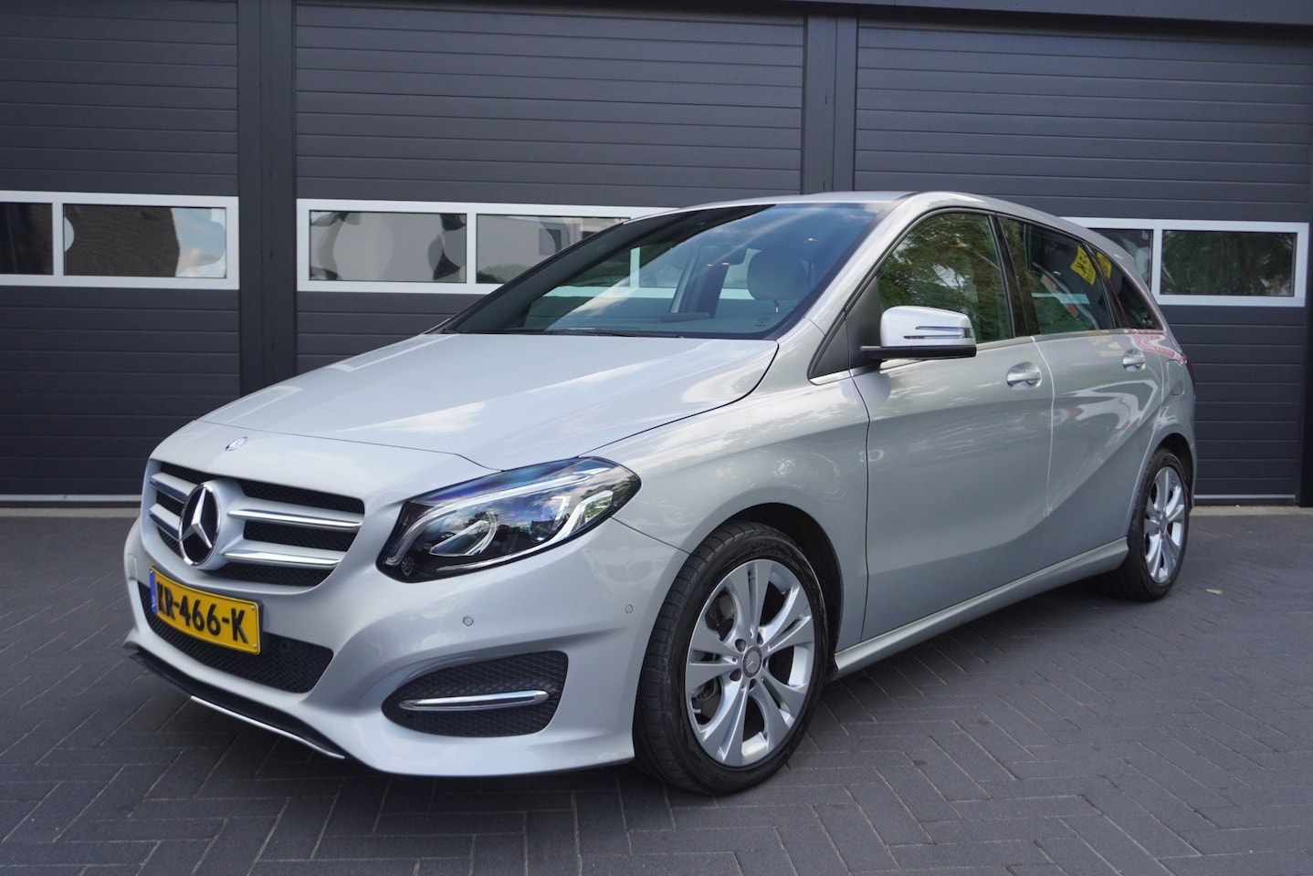 Mercedes-Benz B-klasse - 180 Ambition Aut/Airco/Navi/Park.sensoren/Cruise - AutoWereld.nl