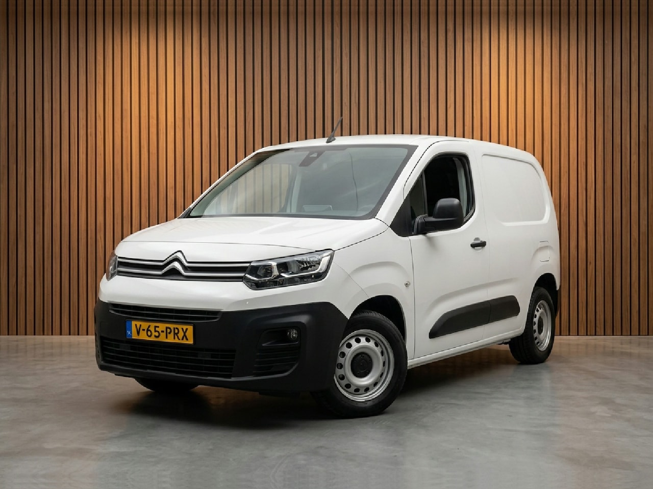Citroën Berlingo - 1.2 PureTech 130 pk / navigatie / camera / app / 3 persoons / automaat / - AutoWereld.nl