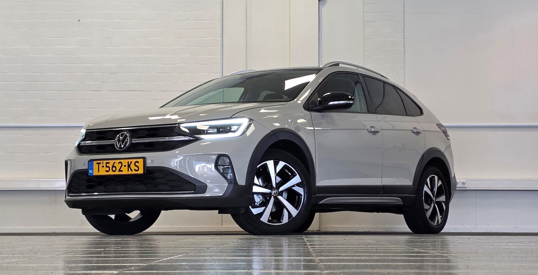 Volkswagen Taigo - 1.0 TSI R-Line Business Camera Leer/alcantara Mooi! - AutoWereld.nl