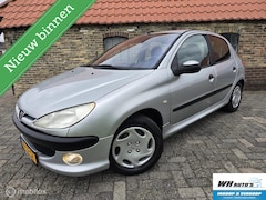 Peugeot 206 - 1.6-16V Gentry nette auto