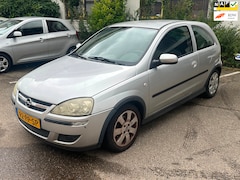 Opel Corsa - 1.4-16V Sport/ Lage km stand/ NAP