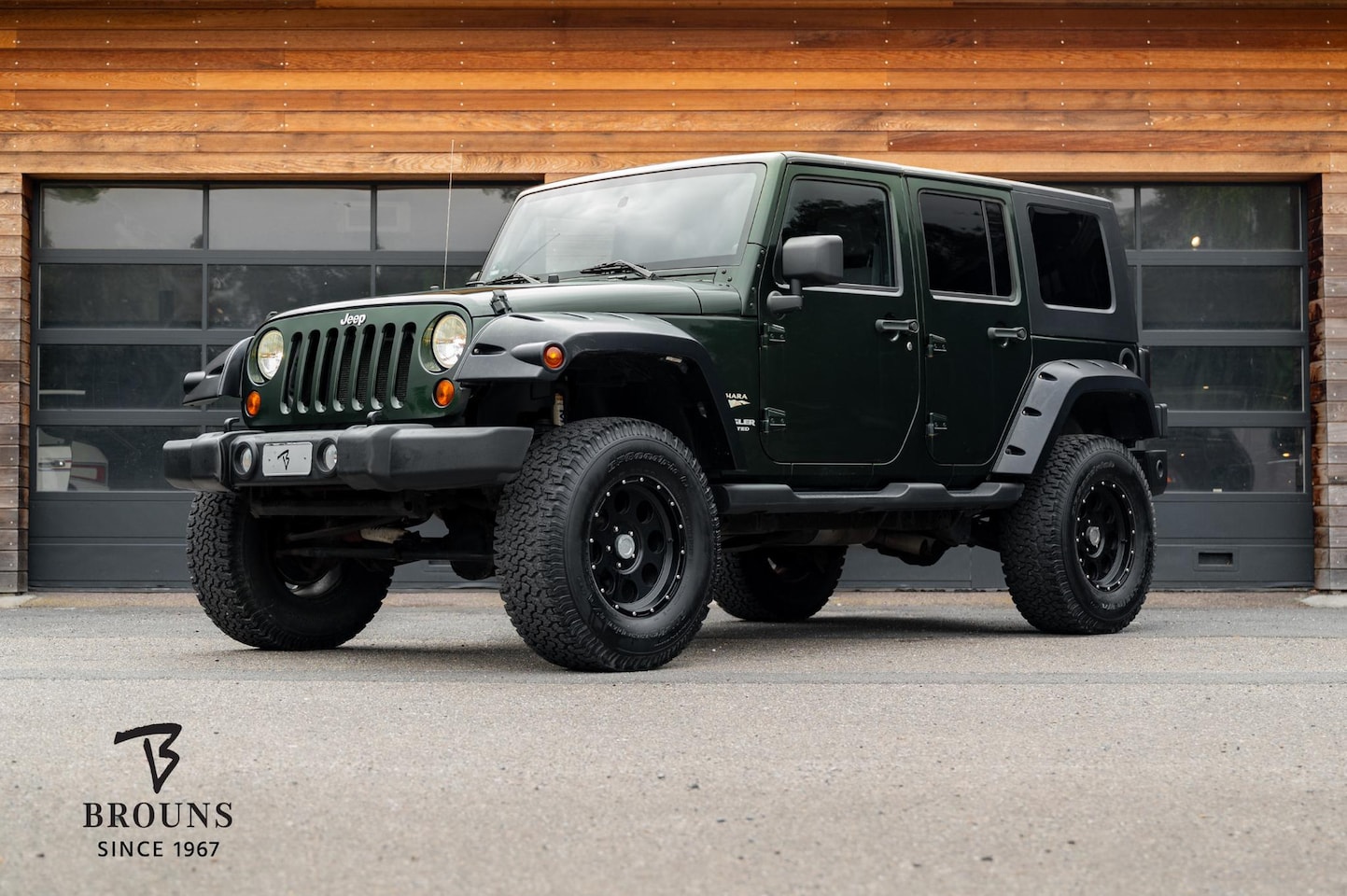 Jeep Wrangler Unlimited - 3.8 Sahara Automaat 200pk | Freedom Top | - AutoWereld.nl